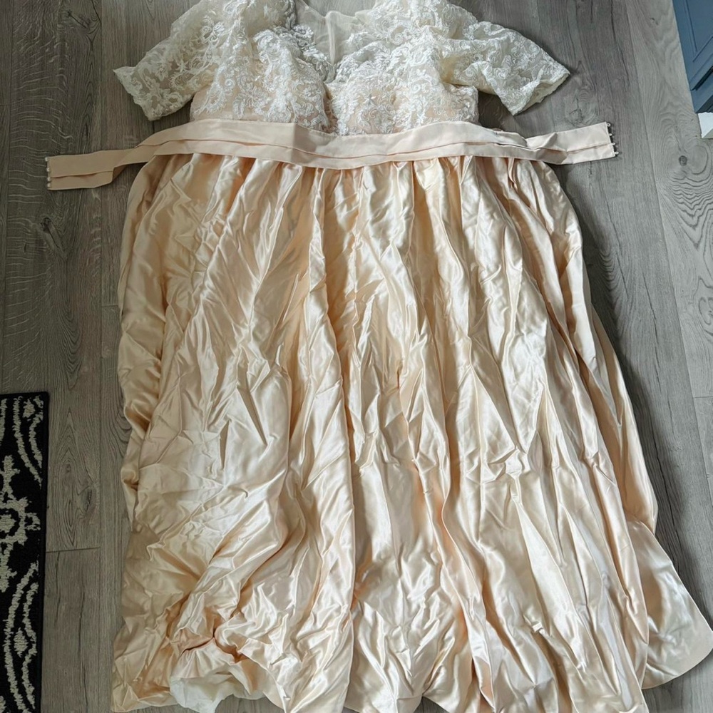 WEDDING DRESS